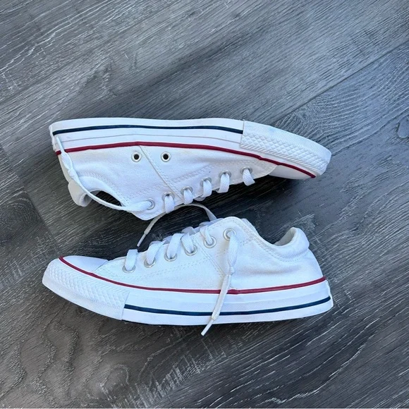 Women Converse Chuck Taylor All-Star Low White Size US 8 - Picture 3 of 6